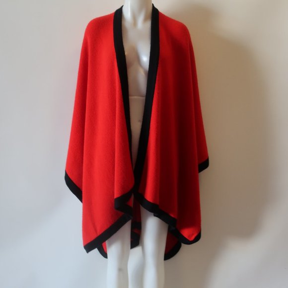 Bloomingdale's Accessories - BLOOMINGDALES RED/BLACK SHAWL WRAP O/S